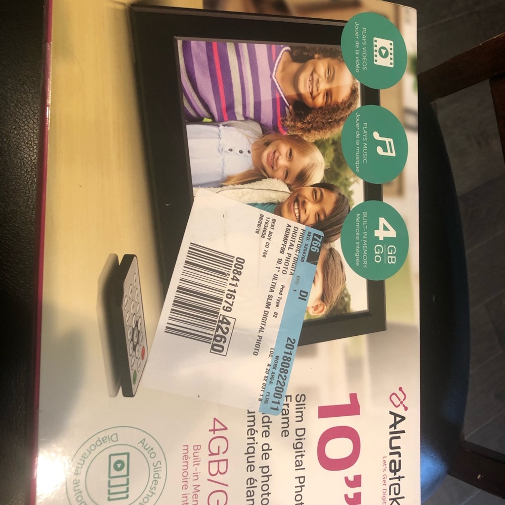 Aluratek 10” slim digital photo frame